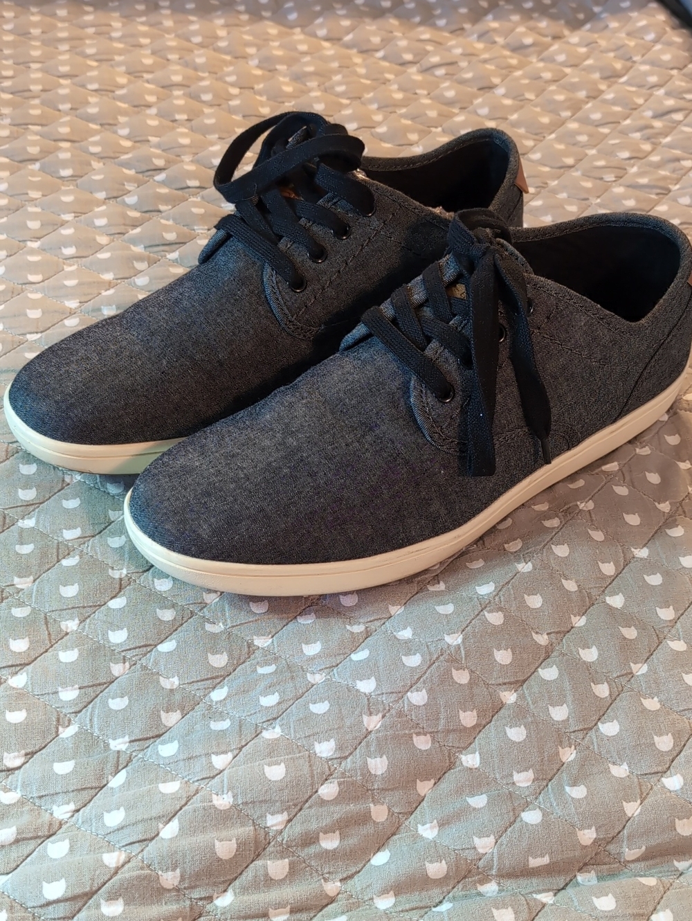 Steve Madden Fenta Men's Gray 9.5 Denim Lace-Up Sneakers.